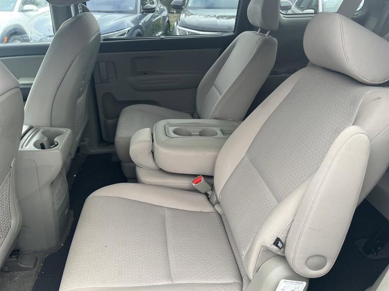kia Sedona 2016 - 11