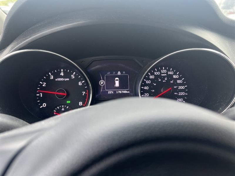 kia Sedona 2016 - 24