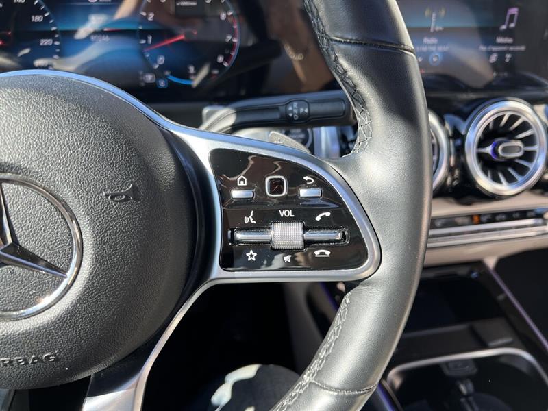 mercedes-benz GLB 2022 - 8