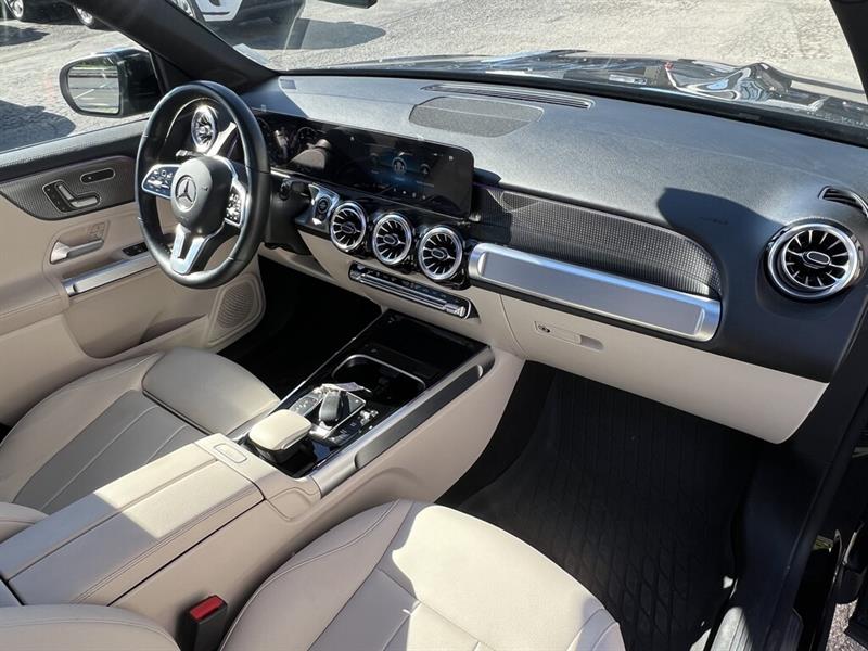 mercedes-benz GLB 2022 - 17