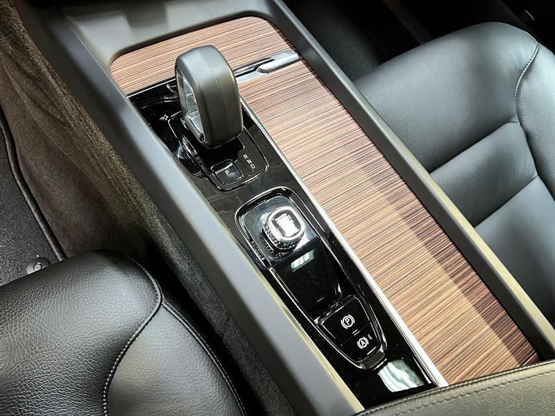 volvo XC60 2023 - 16