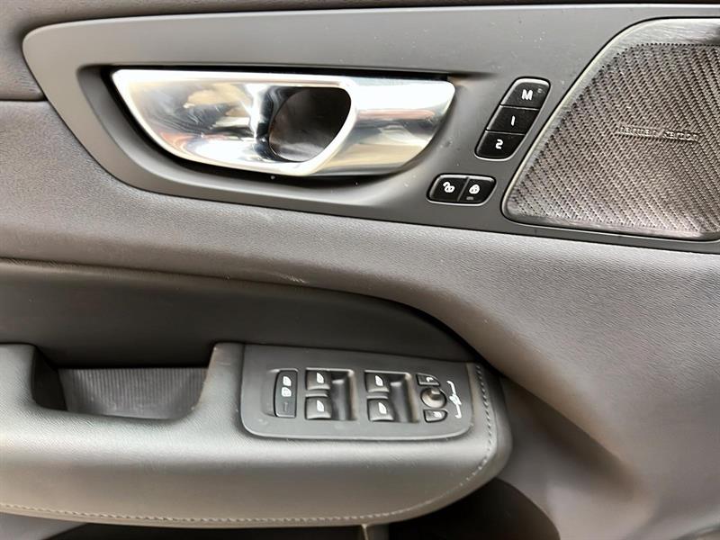 volvo XC60 2023 - 24