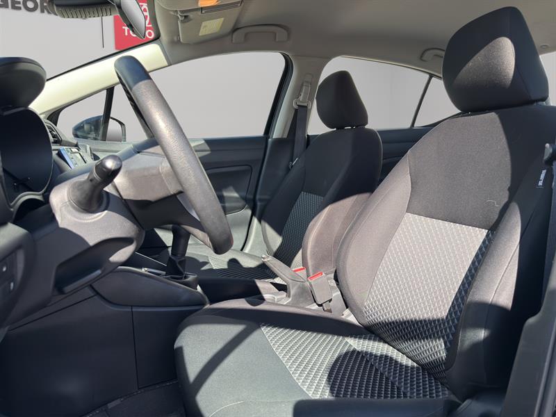 nissan Versa 2022 - 12