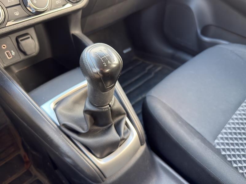 nissan Versa 2022 - 18