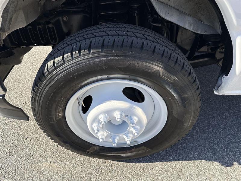 ford E-450 Cutaway 2023 - 10