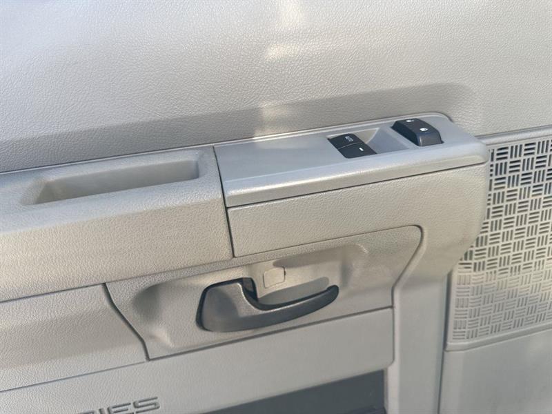 ford E-450 Cutaway 2023 - 13