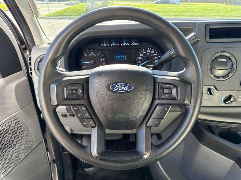 ford E-450 Cutaway 2023 - 14