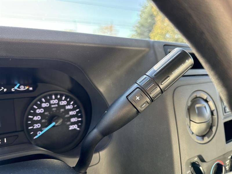 ford E-450 Cutaway 2023 - 19