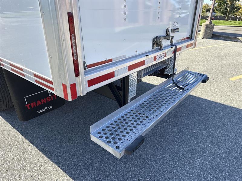 ford E-450 Cutaway 2023 - 21