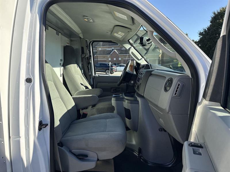 ford E-450 Cutaway 2023 - 23