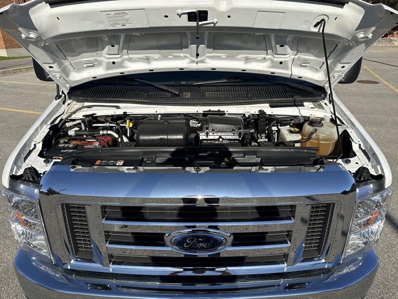 ford E-450 Cutaway 2023 - 25