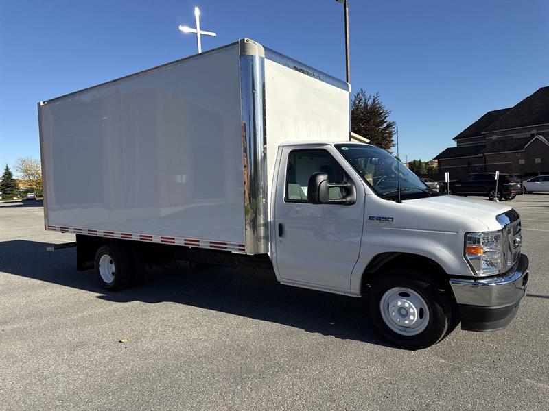 ford E-450 Cutaway 2023 - 28