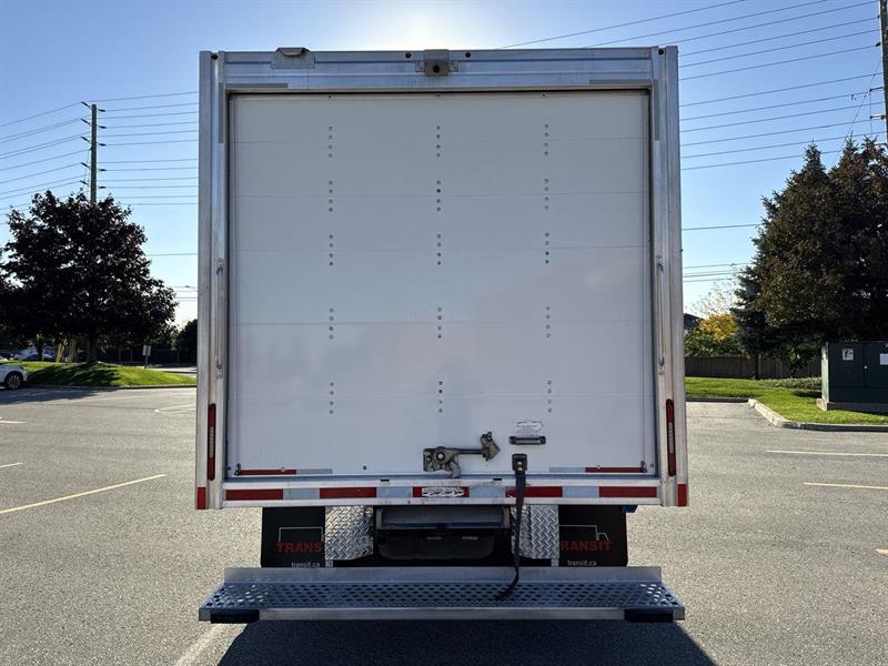 ford E-450 Cutaway 2023 - 29