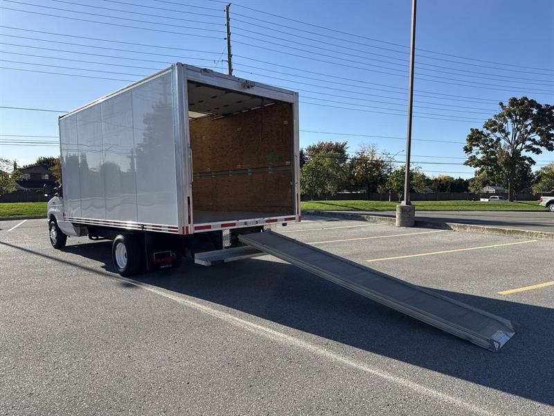 ford E-450 Cutaway 2023 - 30