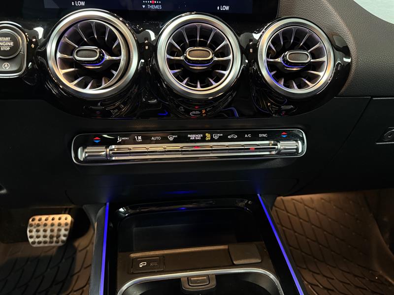 mercedes-benz AMG GLA 35 2022 - 18