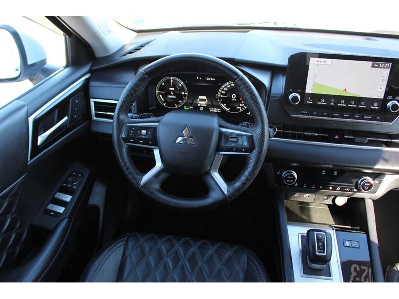 mitsubishi Outlander rechargeable 2023 - 13