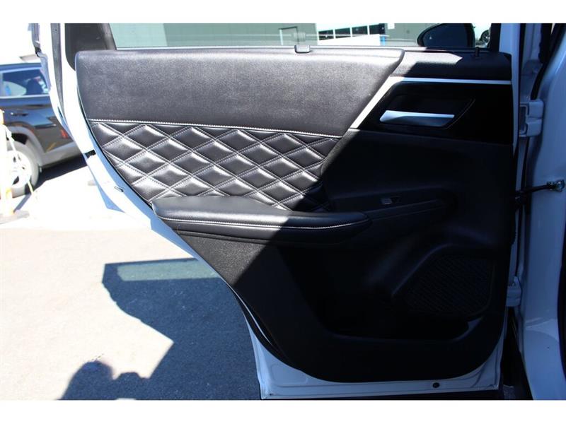 mitsubishi Outlander rechargeable 2023 - 43