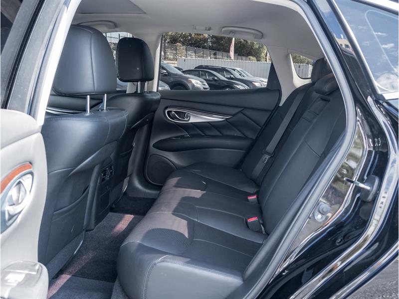 infiniti Q70 2019 - 26