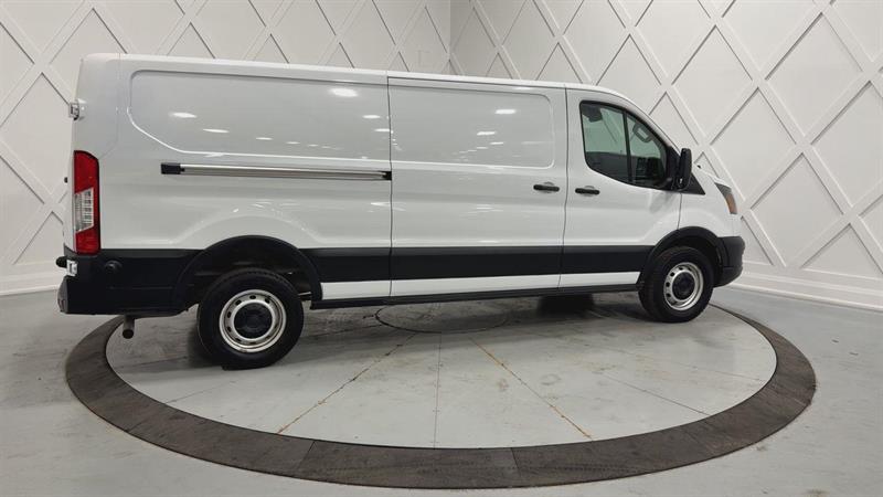 ford Transit-250 Cargo 2024 - 9