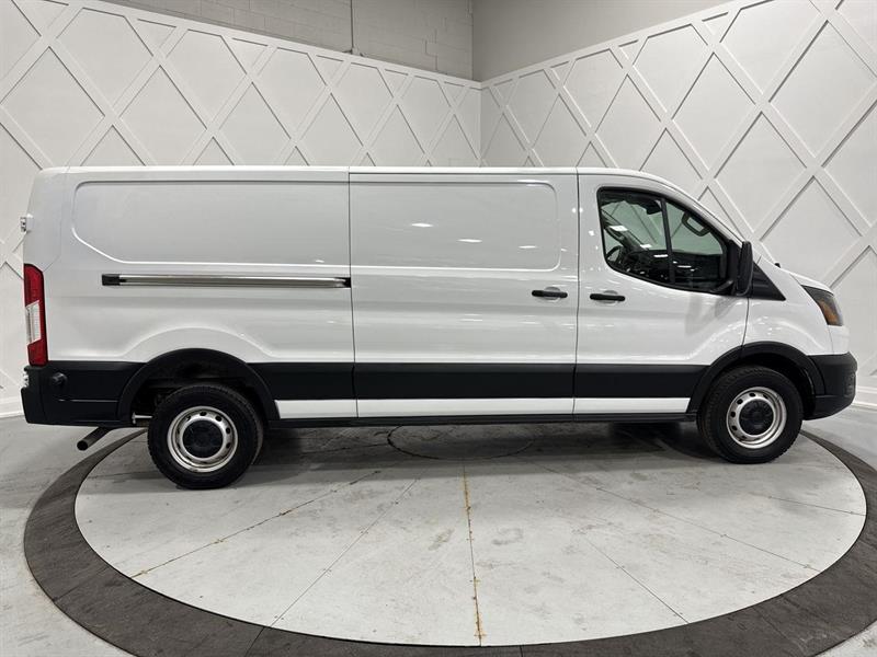 ford Transit-250 Cargo 2024 - 30