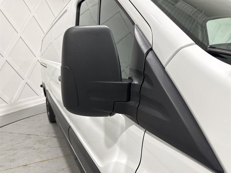 ford Transit-250 Cargo 2024 - 31