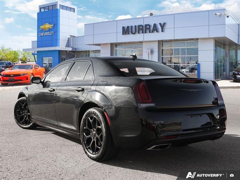 chrysler 300 2023 - 5