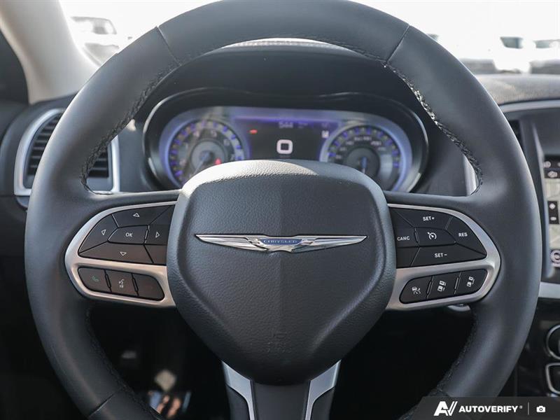 chrysler 300 2023 - 7