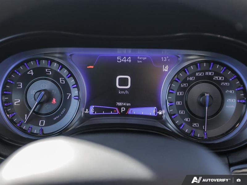 chrysler 300 2023 - 8