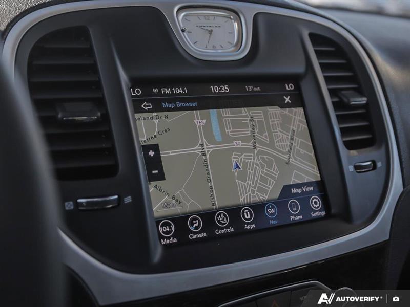 chrysler 300 2023 - 15