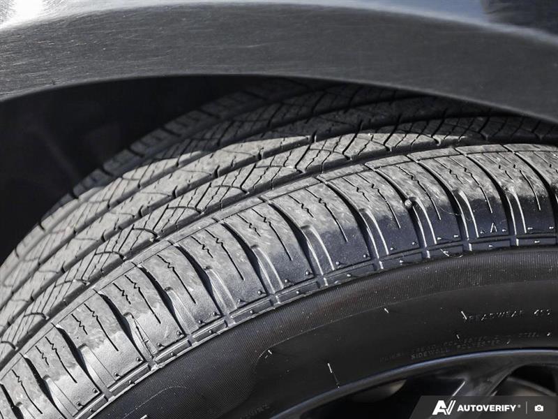 chrysler 300 2023 - 20