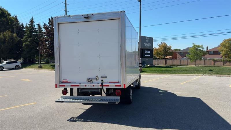 ford Transit-250 Cutaway 2023 - 8