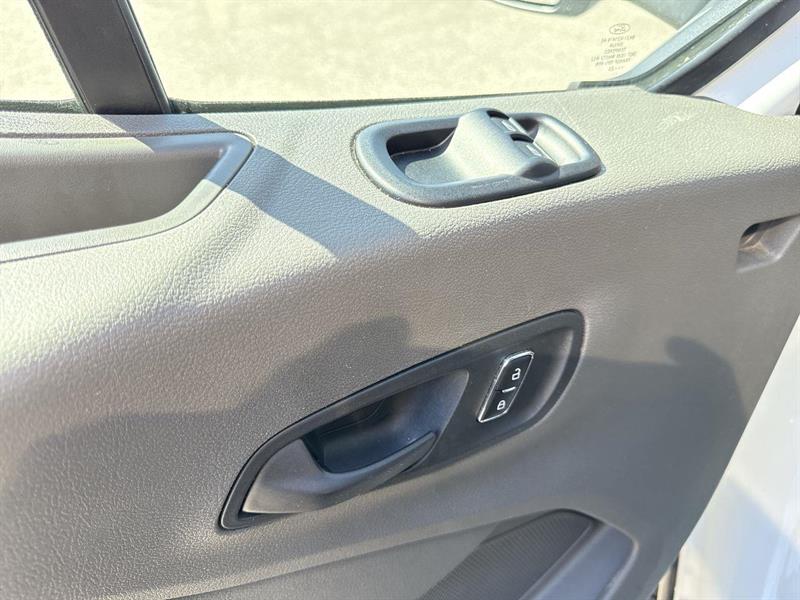 ford Transit-250 Cutaway 2023 - 13