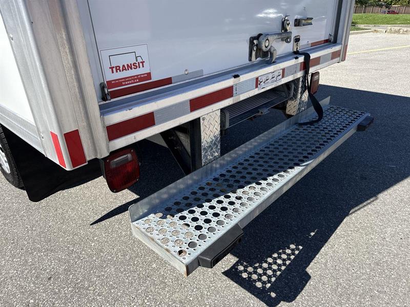 ford Transit-250 Cutaway 2023 - 21