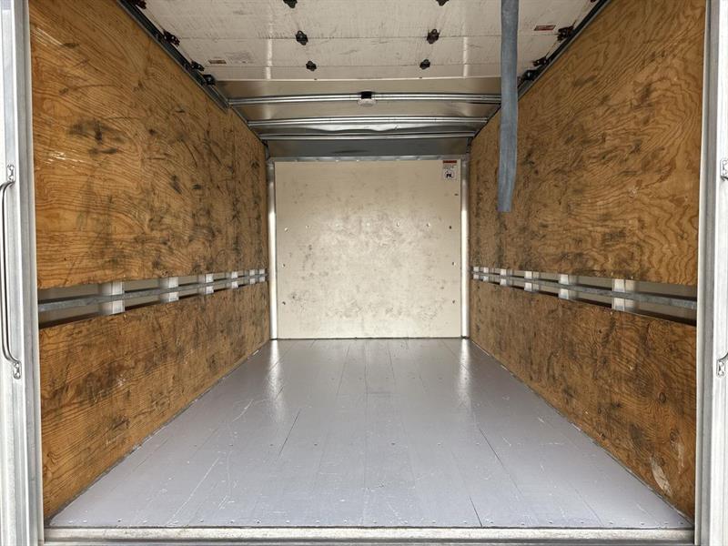 ford Transit-250 Cutaway 2023 - 22