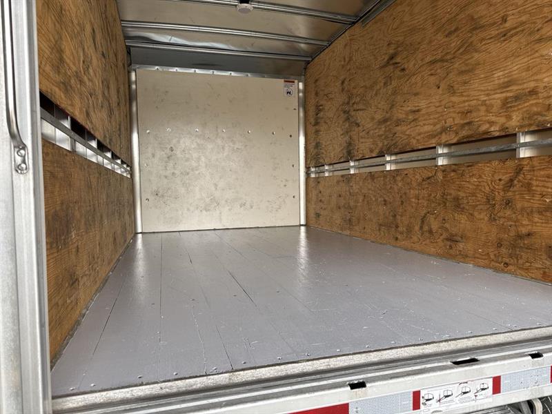 ford Transit-250 Cutaway 2023 - 33