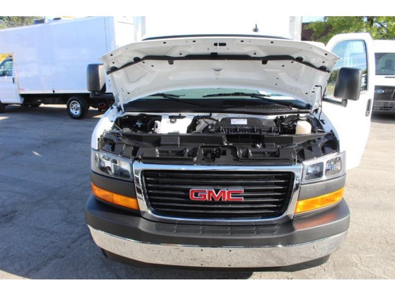 gmc Savana 2025 - 12