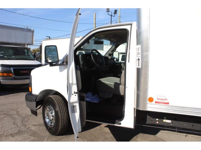 gmc Savana 2025 - 18