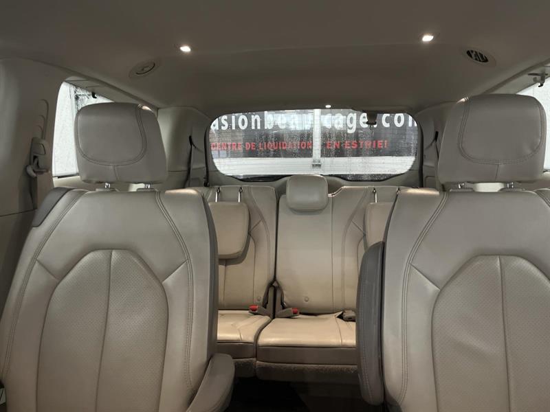 chrysler Pacifica 2018 - 11