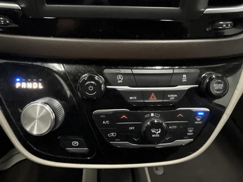 chrysler Pacifica 2018 - 17