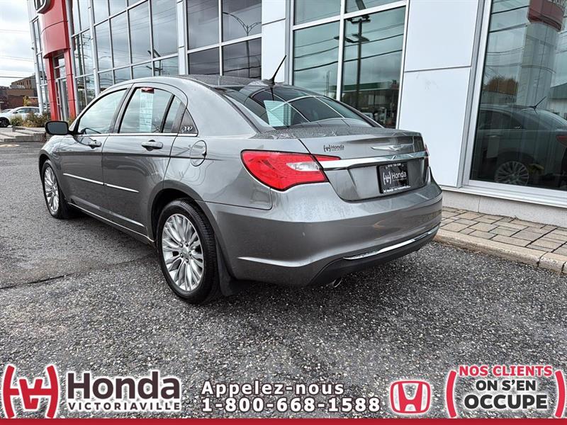 chrysler 200 2012 - 18