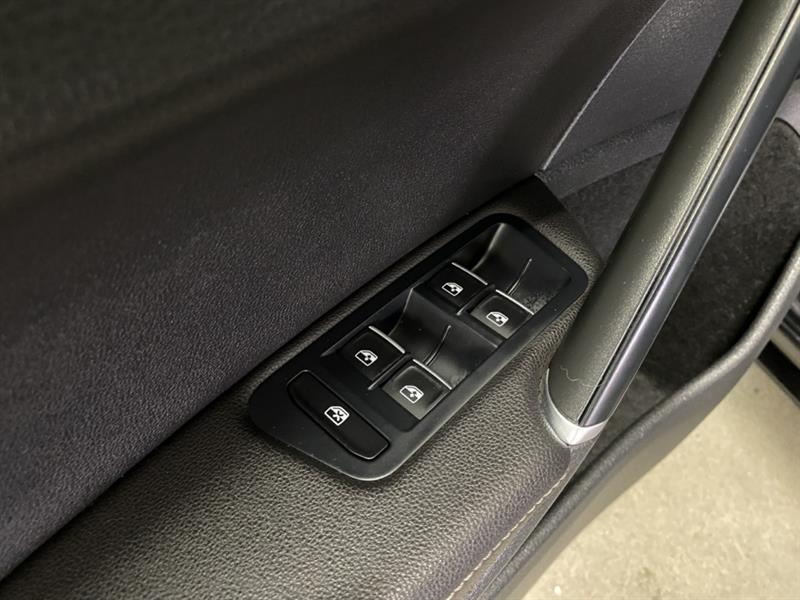 volkswagen Golf R 2019 - 33