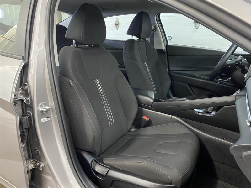 hyundai Elantra 2023 - 17