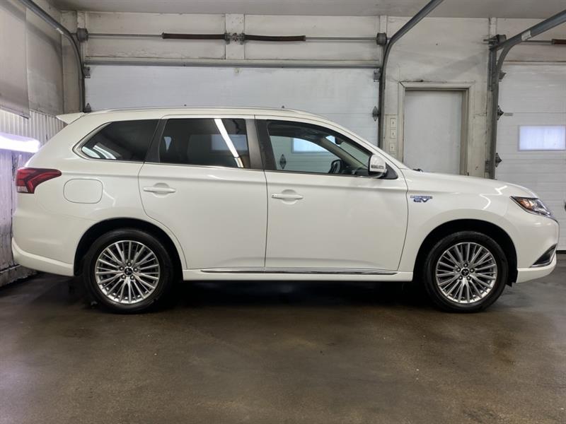 mitsubishi Outlander rechargeable 2022 - 9