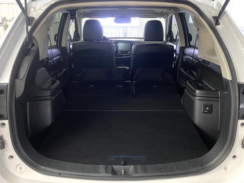 mitsubishi Outlander rechargeable 2022 - 36