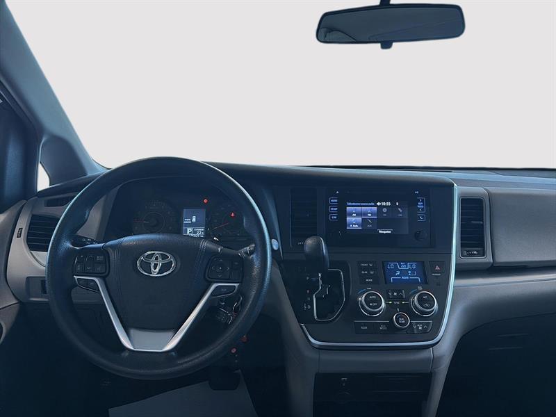 toyota Sienna 2015 - 9