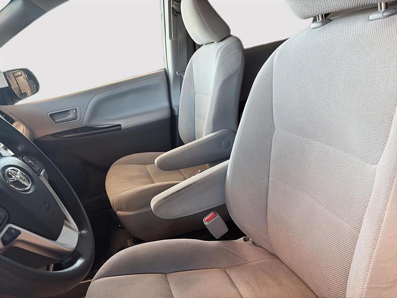 toyota Sienna 2015 - 11