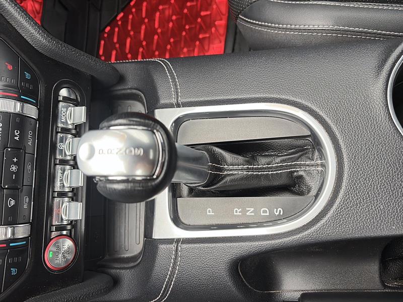 ford Mustang 2018 - 17