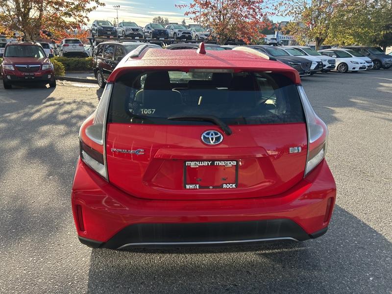 toyota Prius c 2018 - 4