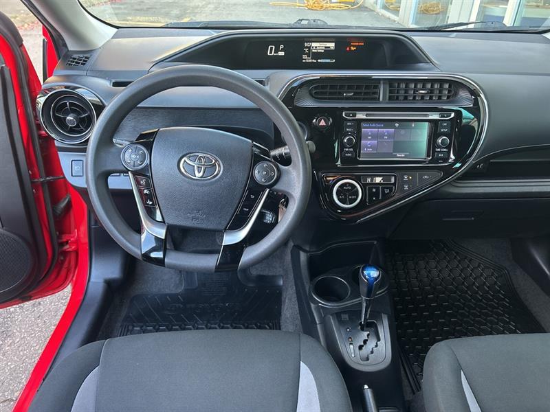 toyota Prius c 2018 - 10