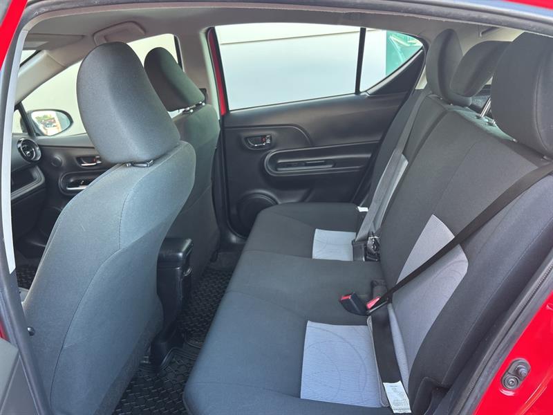 toyota Prius c 2018 - 11